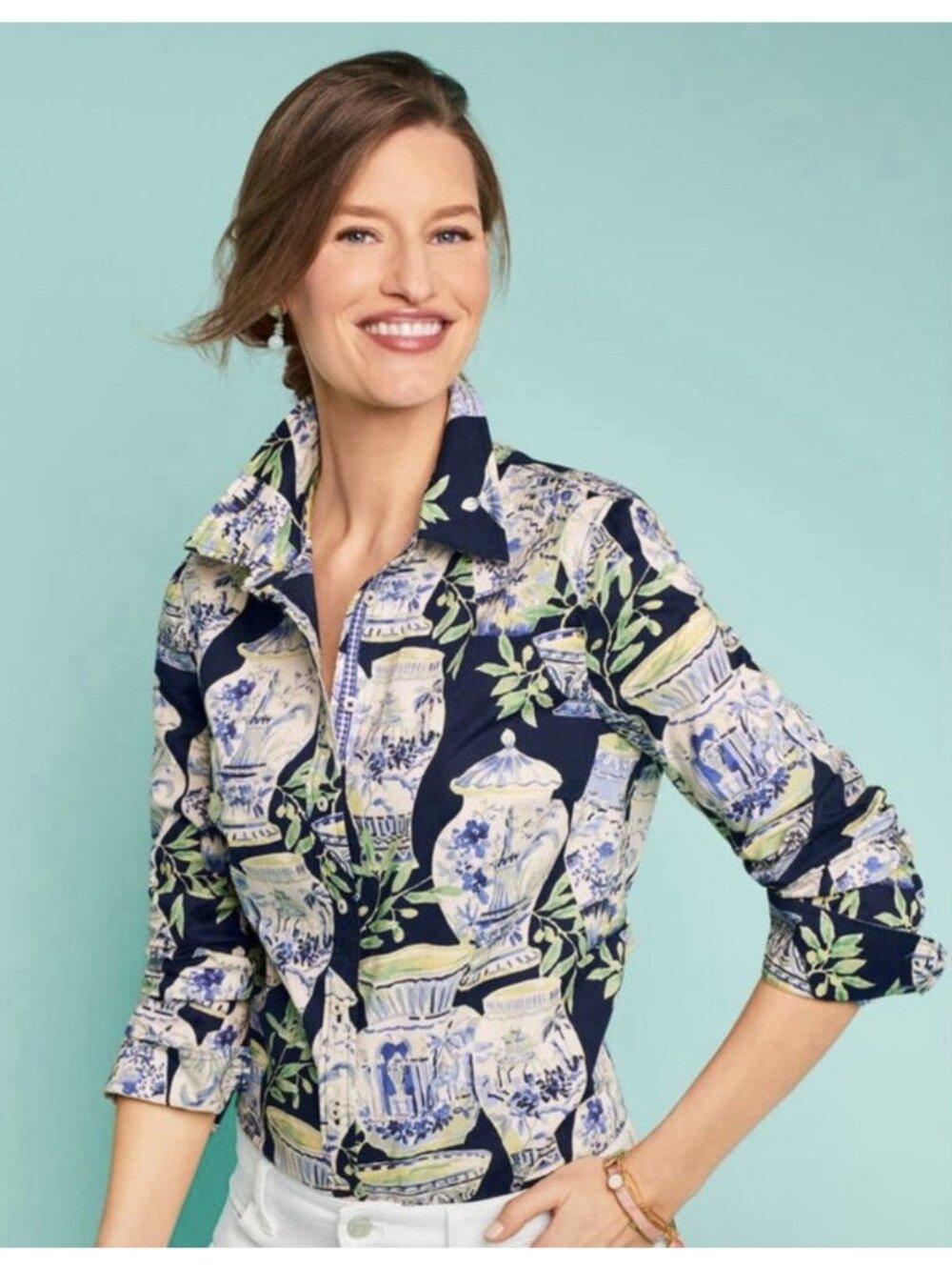 100% Cotton Talbots Blue/White Floral Vases print  Womens Blouse Top Shirt Small